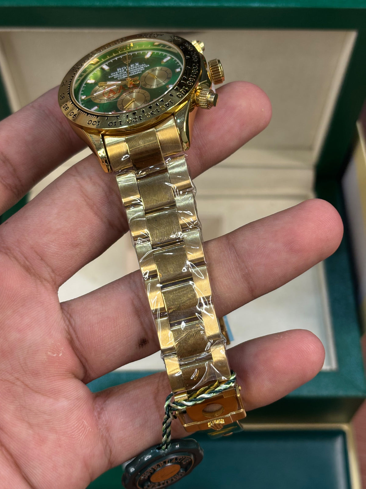 Role_x Daytona Oyster Perpetual Gold Green