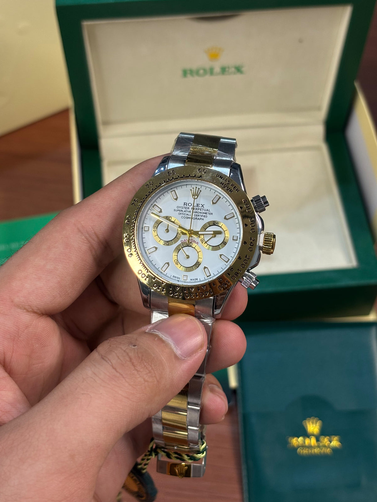 Role_x Daytona Oyster Perpetual Two Tone Gold White Dial